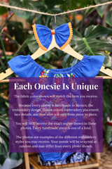 A blue baby bodysuit with colorful floral embroidery, hanging on a wooden hanger with a matching white bow headband. The background features lush green houseplant leaves, and a large purple text box overlays the lower half with information about customization.